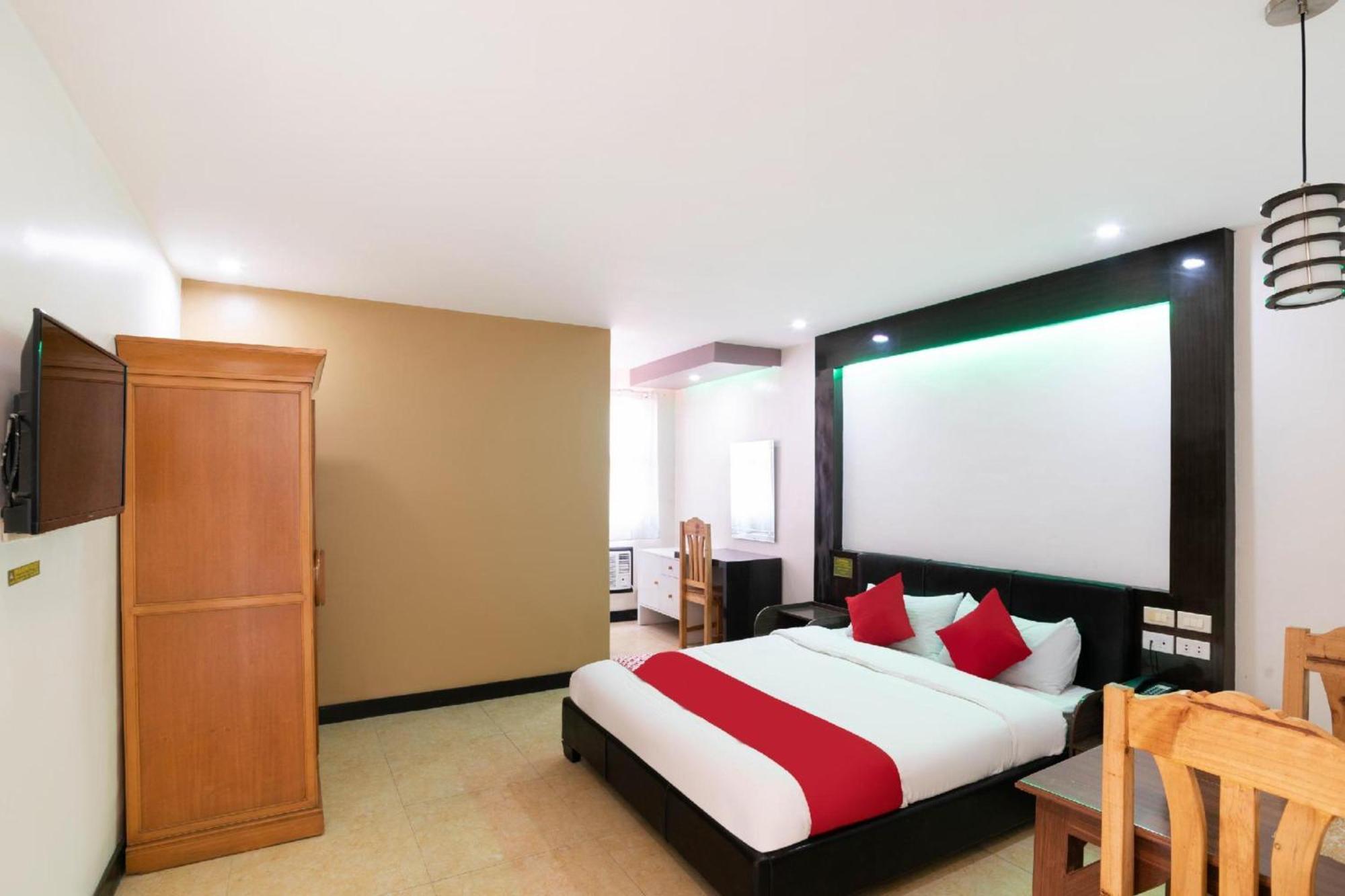 Oyo 195 Ranchotel - Binan Buitenkant foto