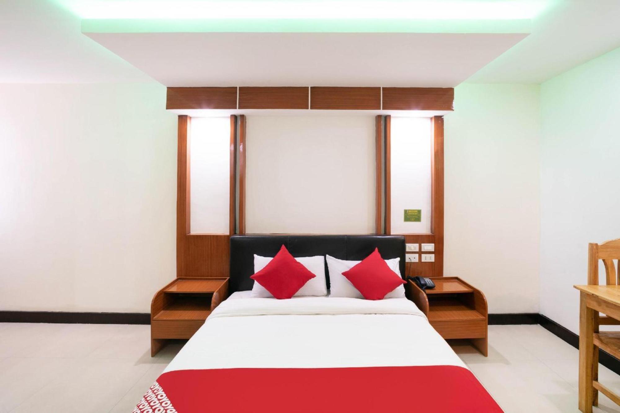 Oyo 195 Ranchotel - Binan Buitenkant foto