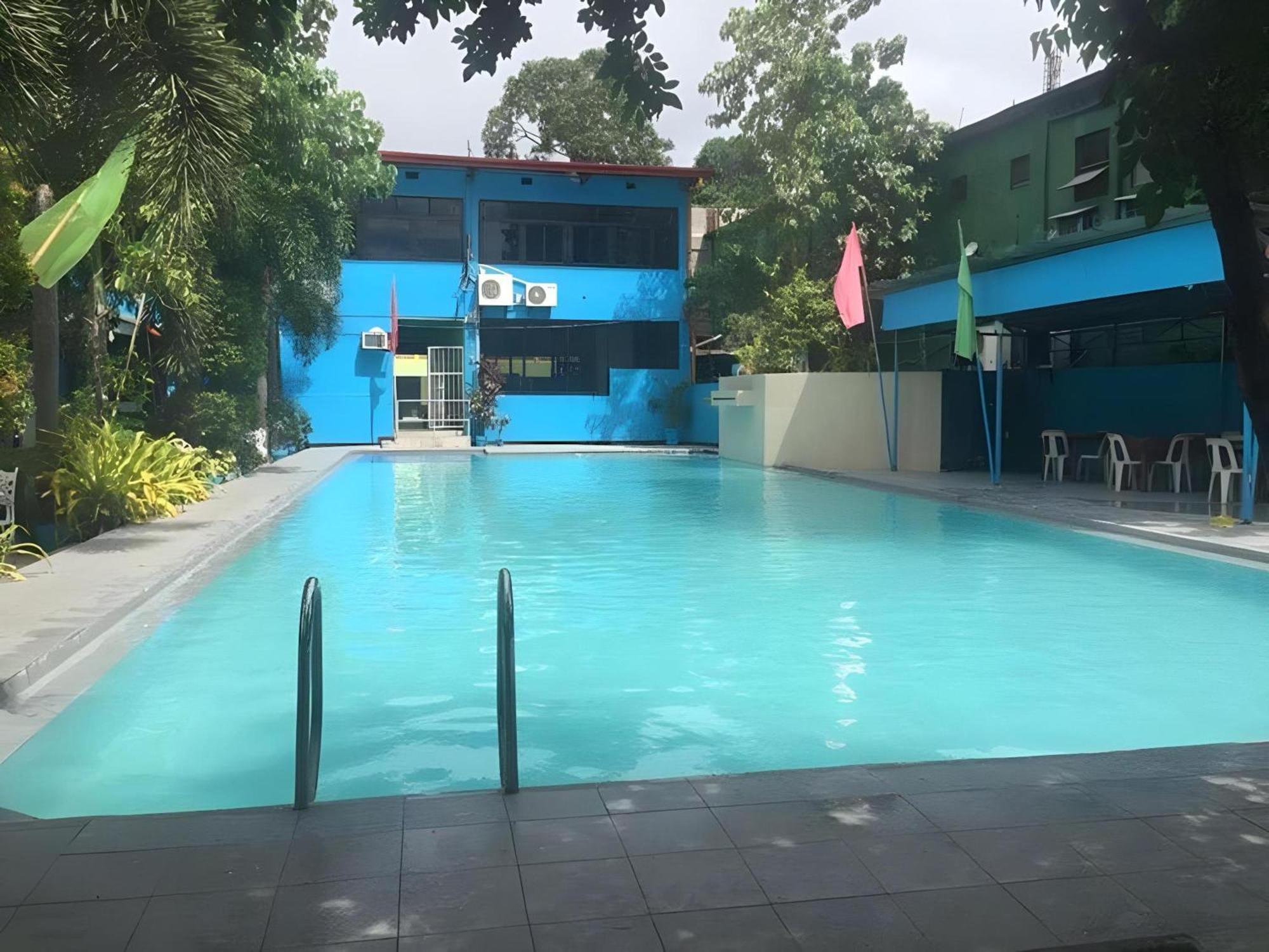 Oyo 195 Ranchotel - Binan Buitenkant foto