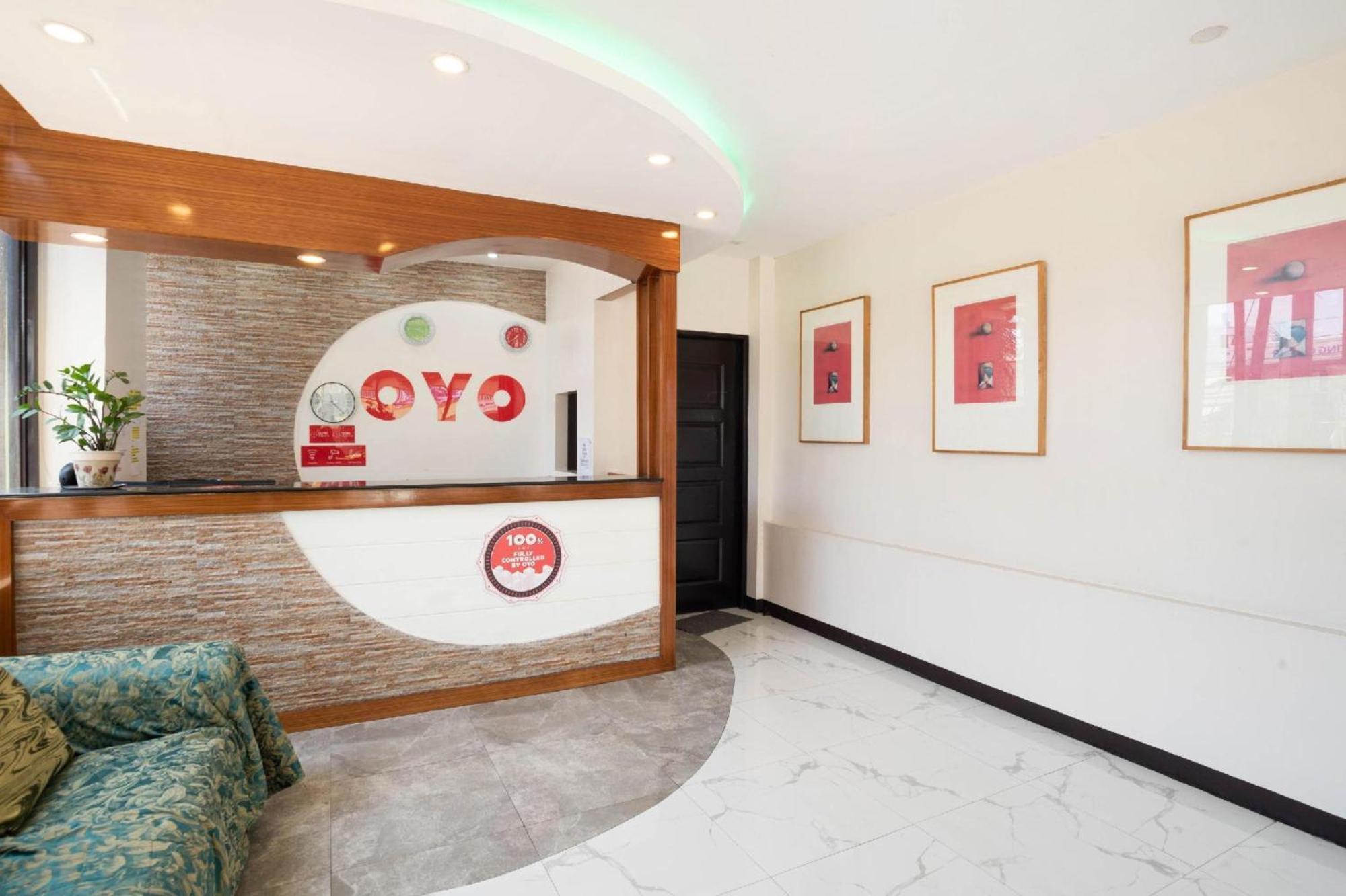 Oyo 195 Ranchotel - Binan Buitenkant foto