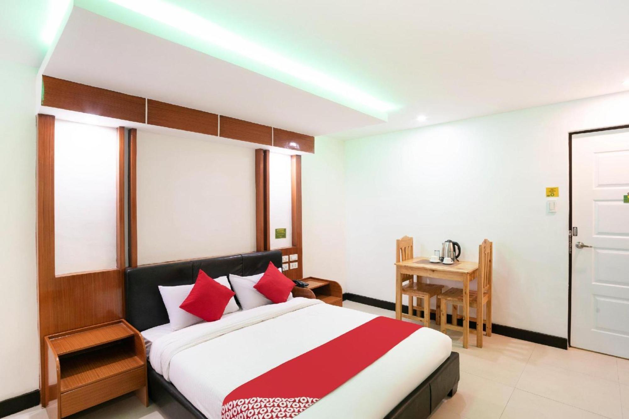 Oyo 195 Ranchotel - Binan Buitenkant foto
