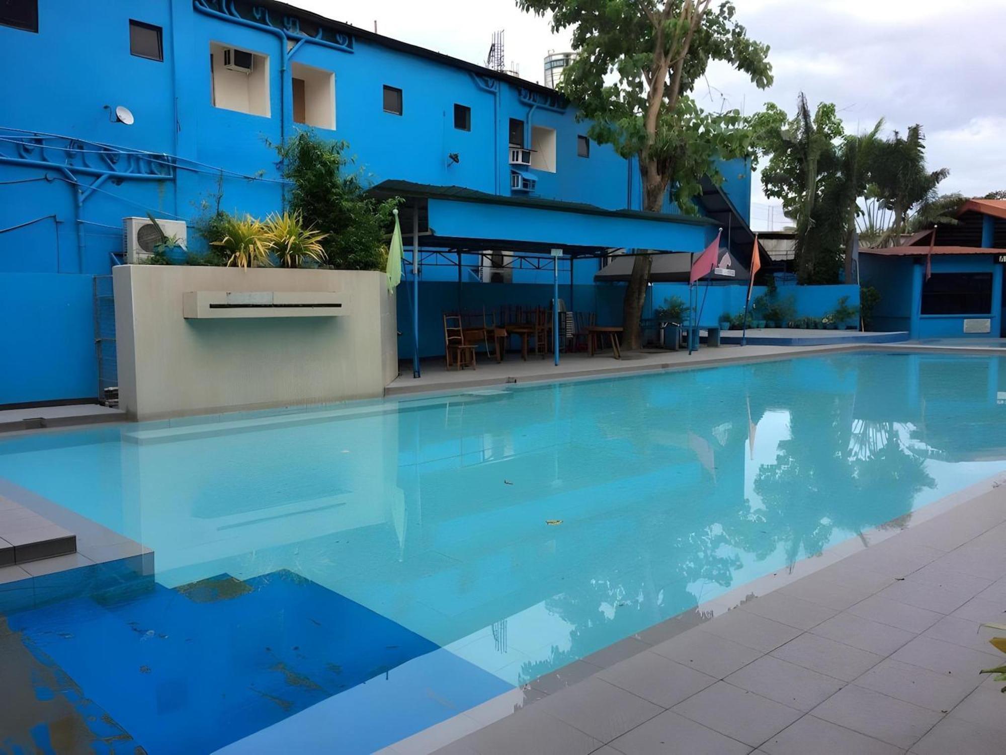 Oyo 195 Ranchotel - Binan Buitenkant foto